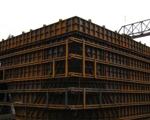 山西钢模板公司：桥梁钢模板施工需要遵循哪些原则？